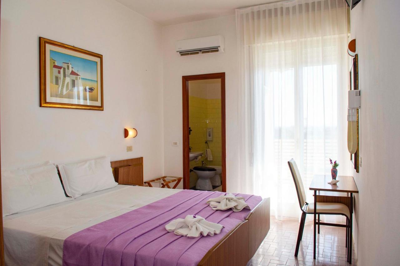 Hotel Sara Cesenatico Esterno foto