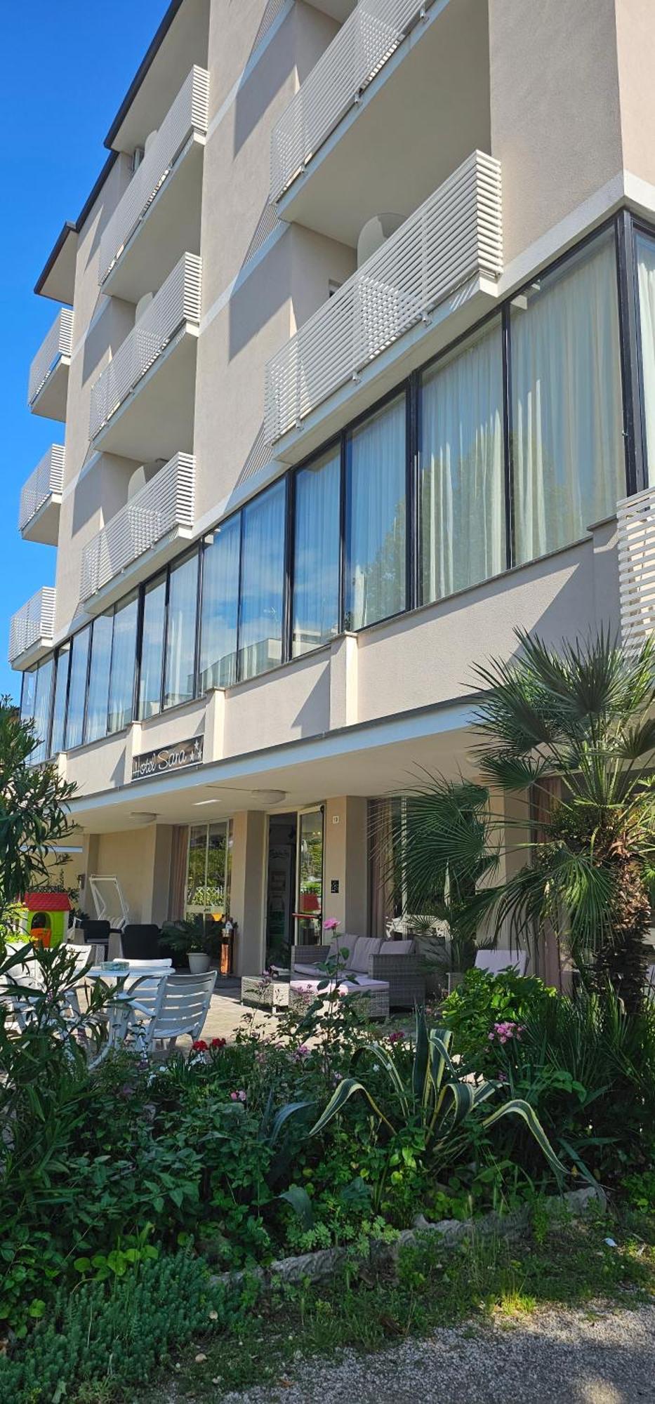 Hotel Sara Cesenatico Esterno foto