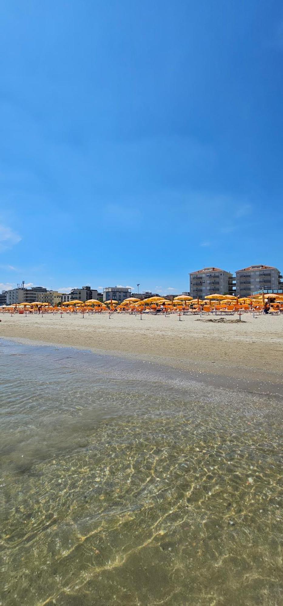 Hotel Sara Cesenatico Esterno foto