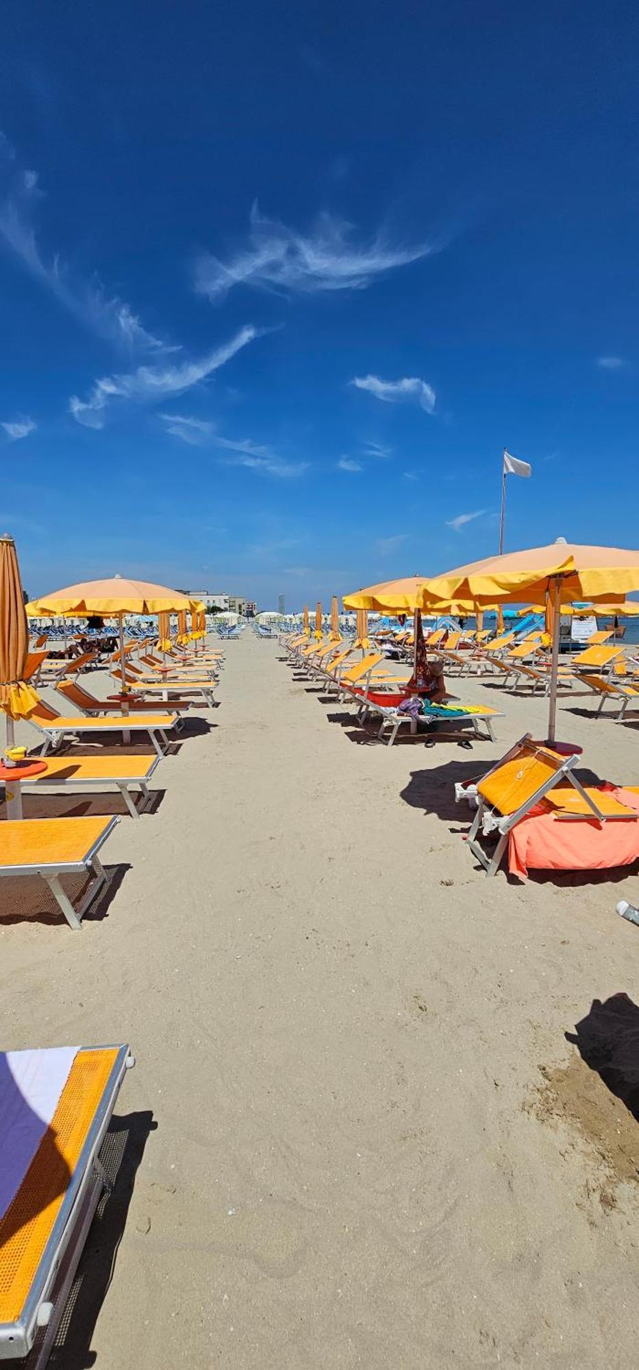 Hotel Sara Cesenatico Esterno foto