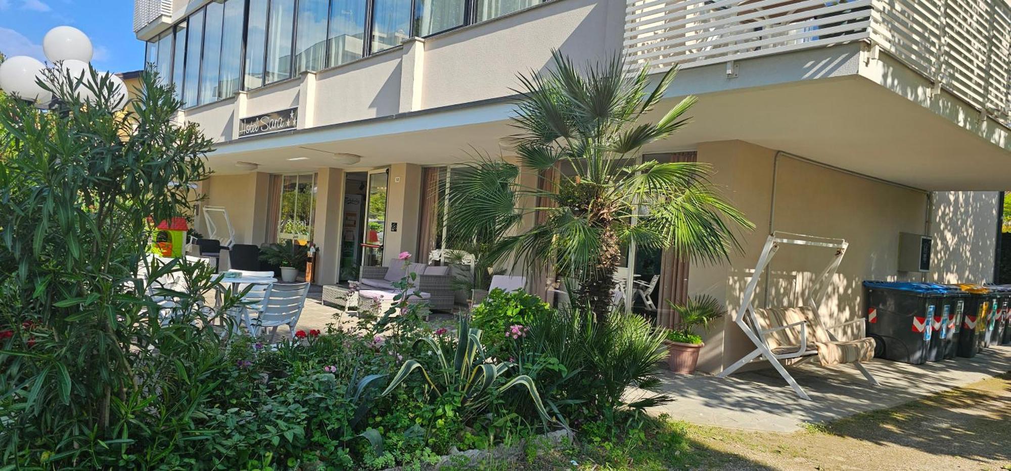 Hotel Sara Cesenatico Esterno foto
