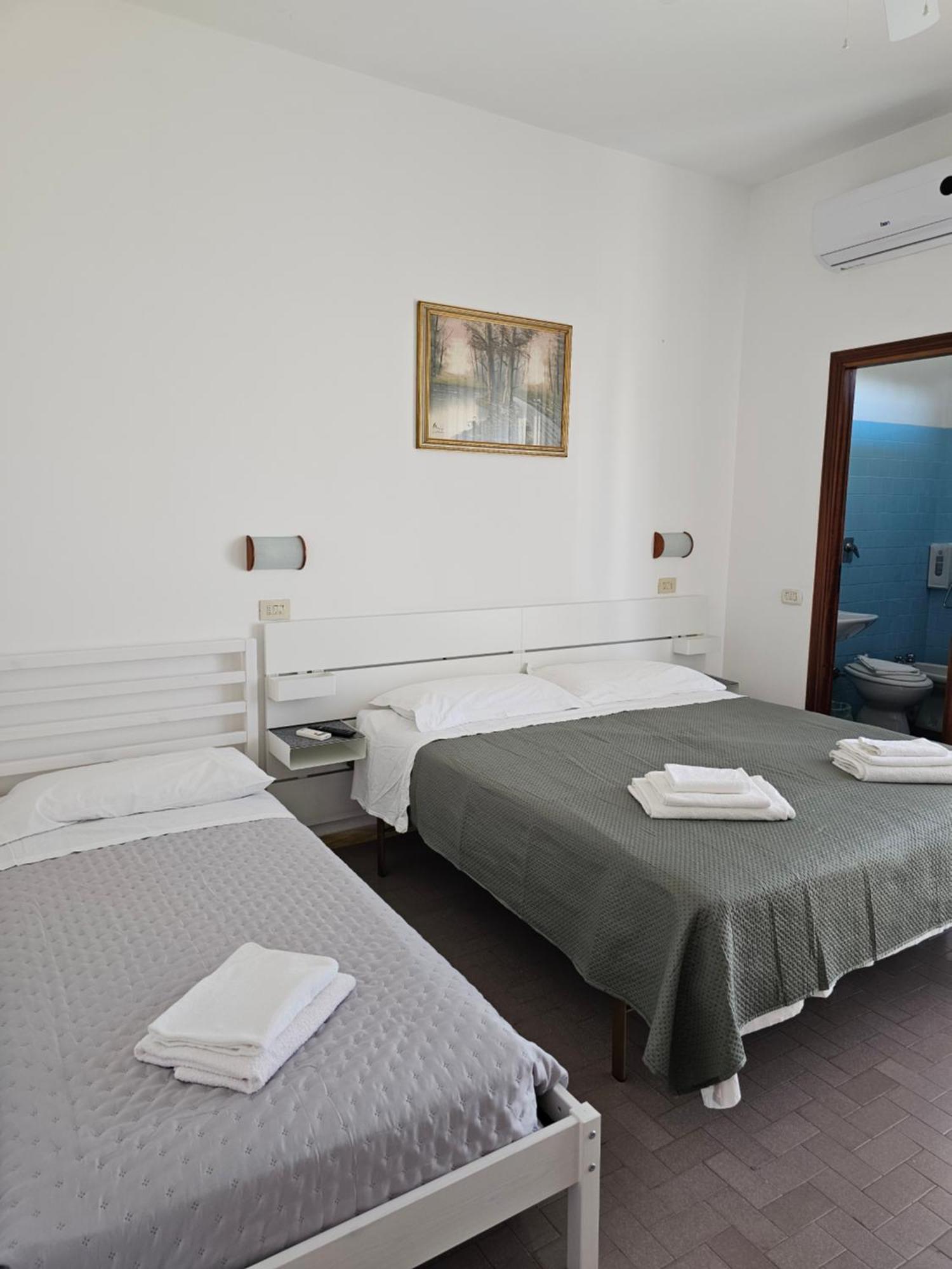 Hotel Sara Cesenatico Esterno foto