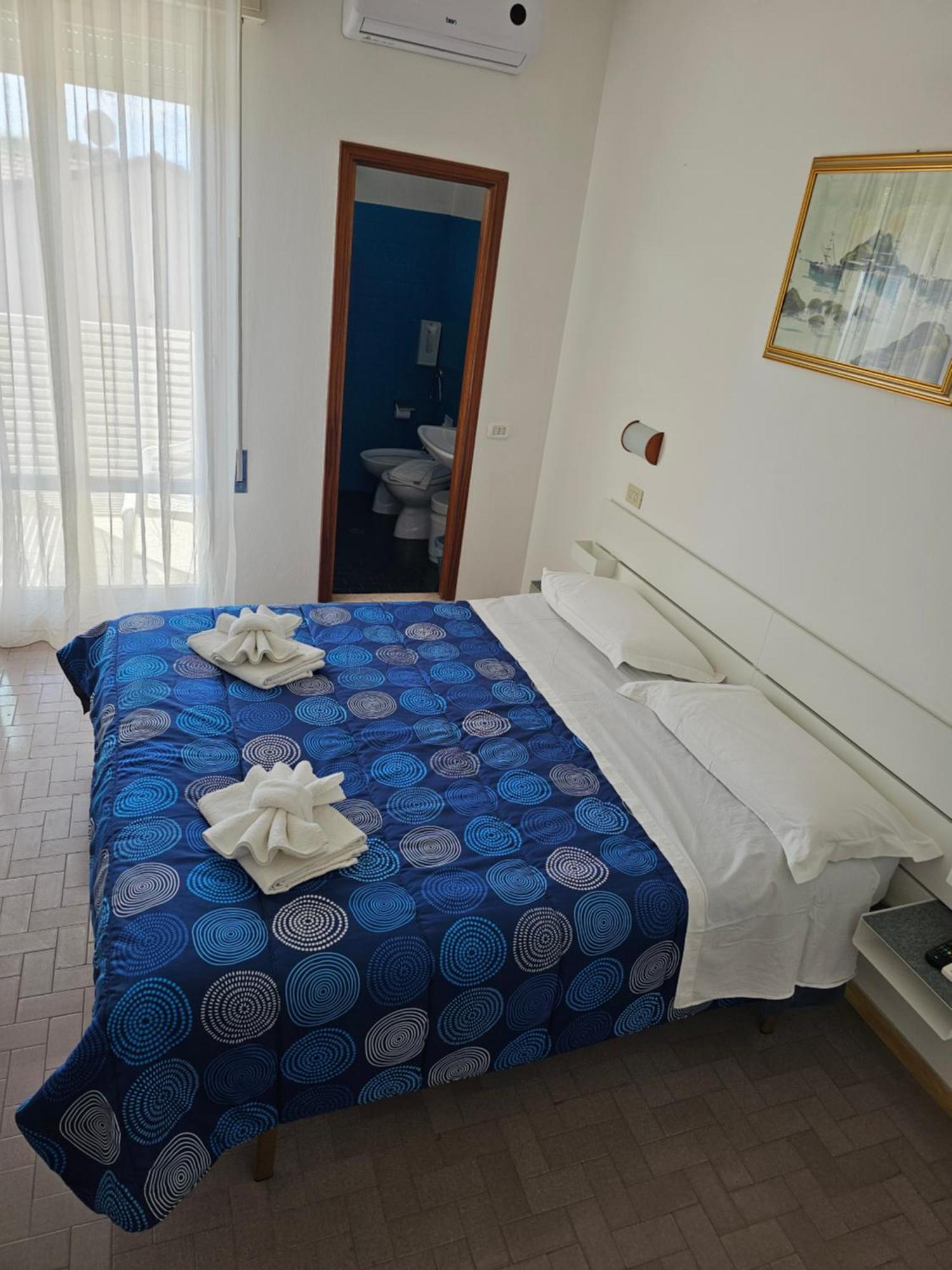 Hotel Sara Cesenatico Esterno foto