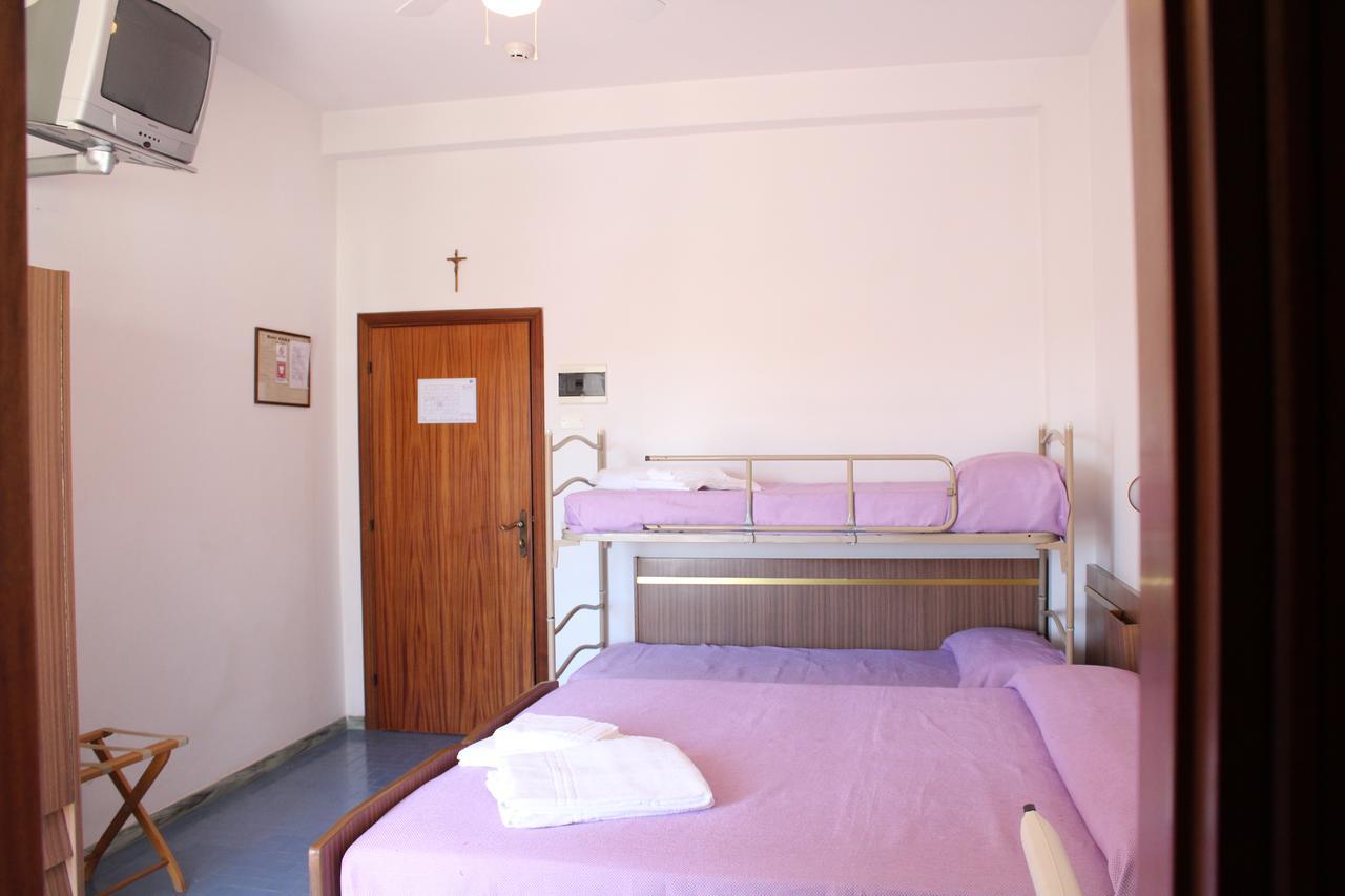 Hotel Sara Cesenatico Esterno foto