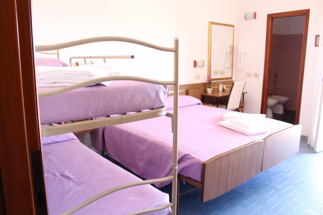 Hotel Sara Cesenatico Esterno foto