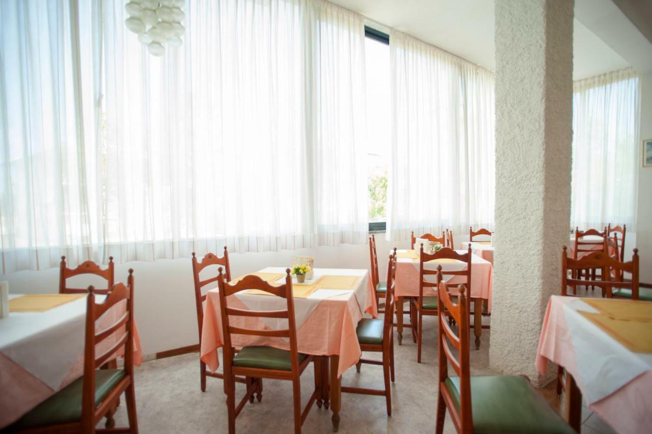 Hotel Sara Cesenatico Esterno foto