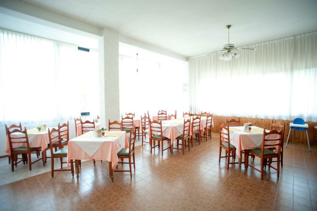 Hotel Sara Cesenatico Esterno foto